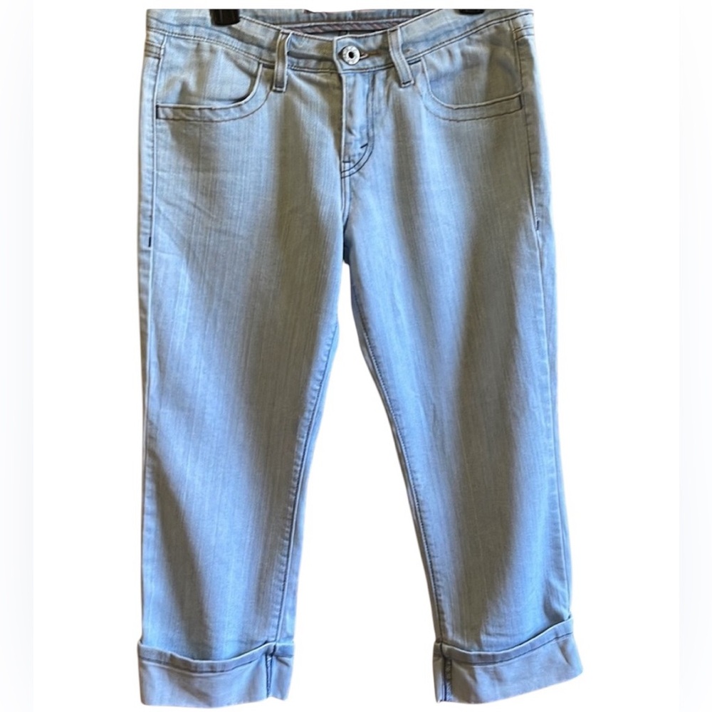 Levi’s Capri Jeans Light Wash Stretch Cropped denim capri size 9